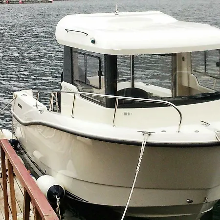 Five-bedroom Holiday In Skaland