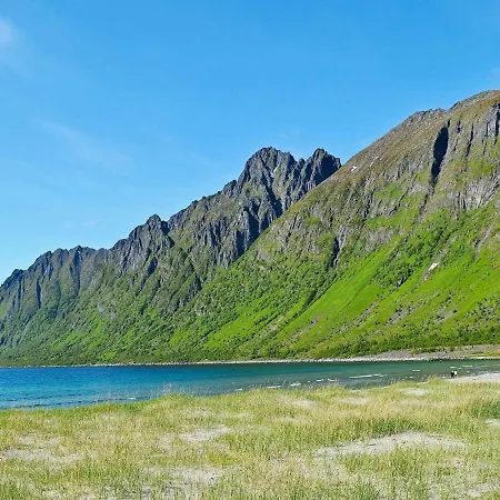 Five-bedroom Holiday In Skaland Holiday home Mefjordvaer